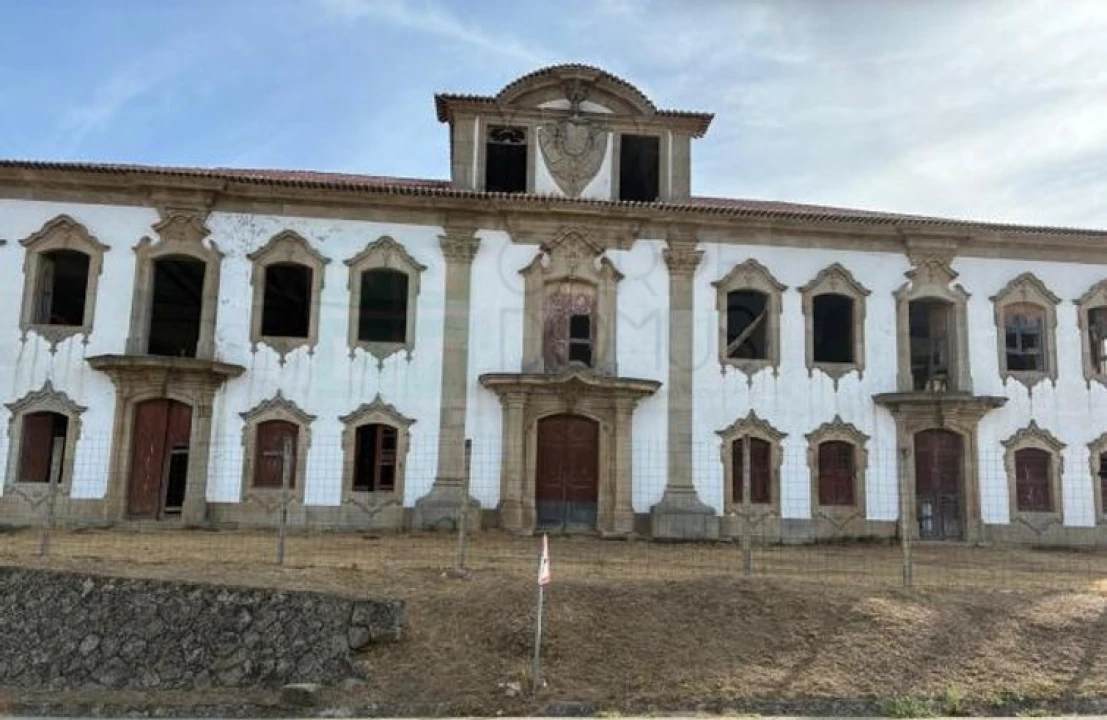 Moradia T40 para Venda em Castelo Branco Foto 15