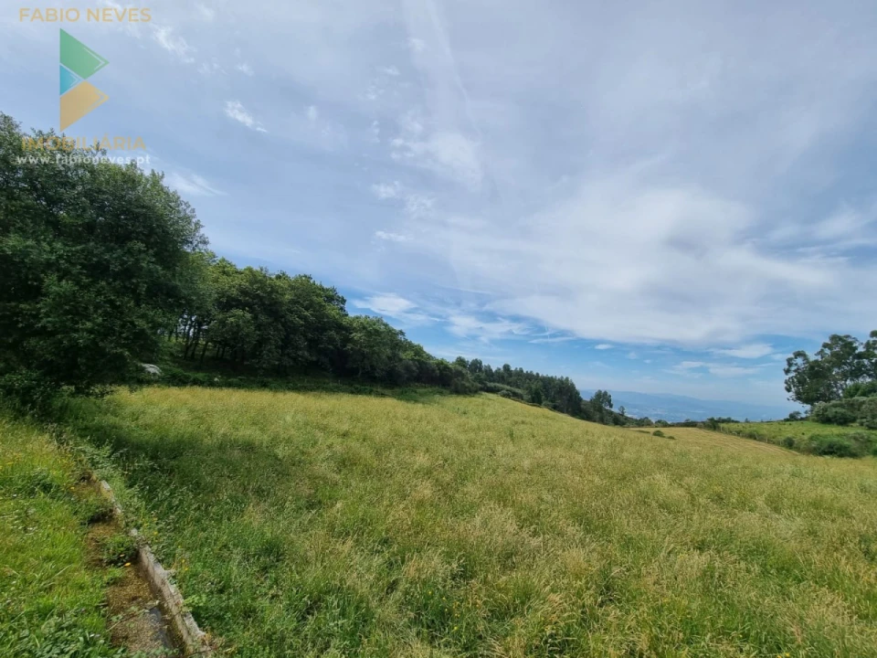 Terreno para Venda em Refoios do Lima Foto 3