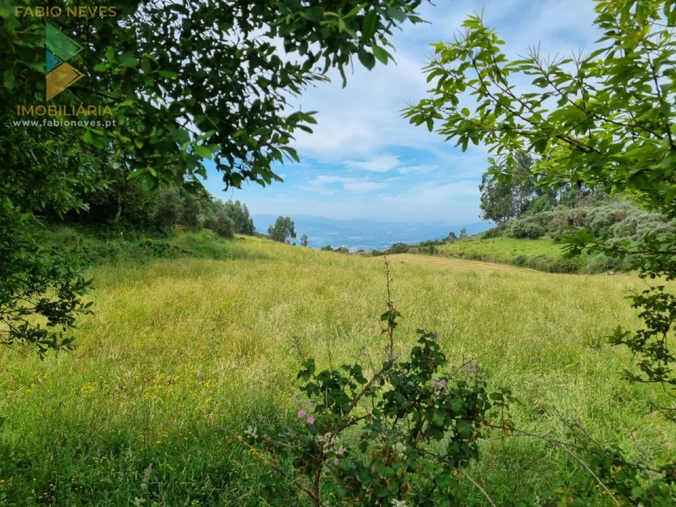 Terreno para Venda em Refoios do Lima Foto 4