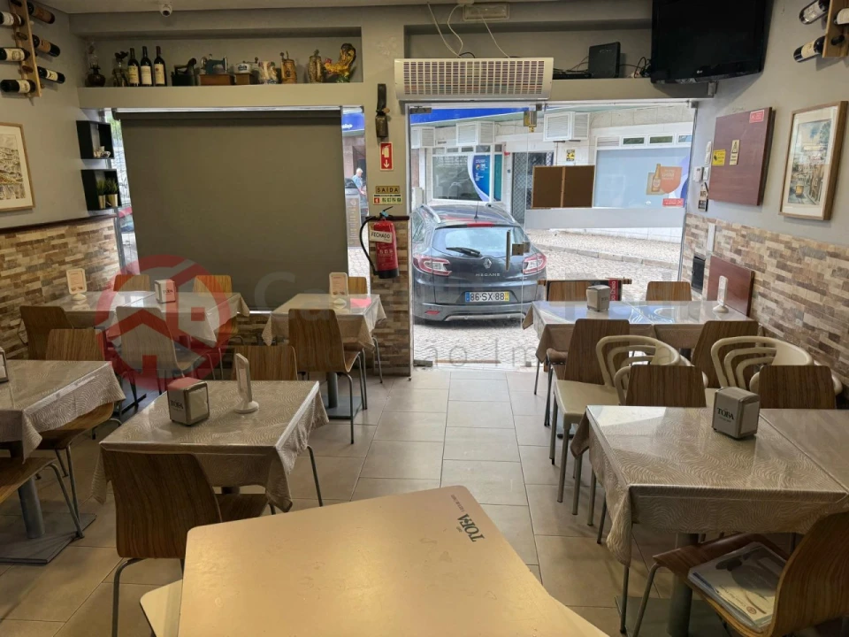 Negócio para Cedência de Quotas em Laranjeiro e Feijó Foto 5