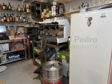 Negócio para Cedência de Quotas em Laranjeiro e Feijó
