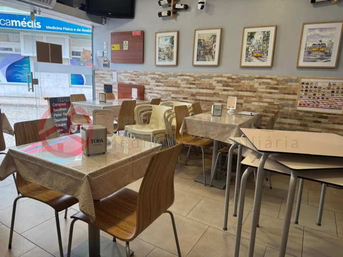 Negócio para Cedência de Quotas em Laranjeiro e Feijó Foto 2