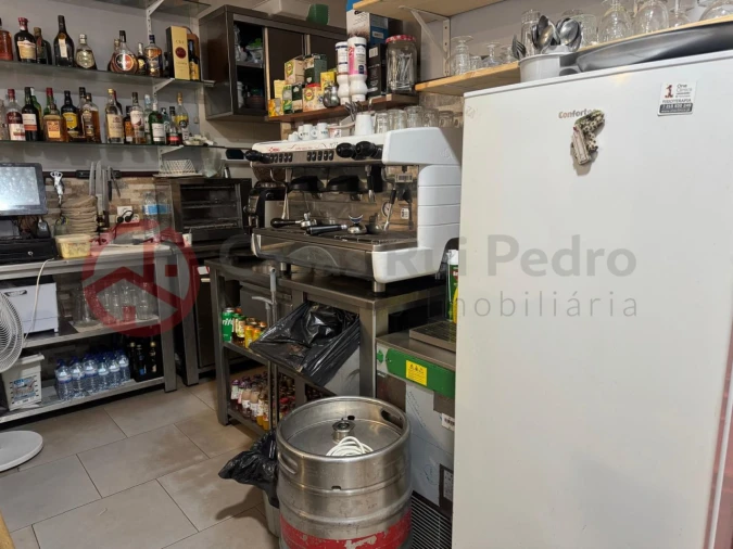 Negócio para Cedência de Quotas em Laranjeiro e Feijó Foto 12
