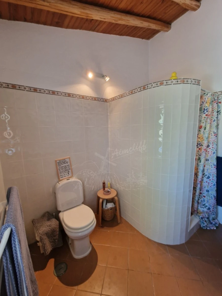 Quinta T3 para Venda em Santa Catarina da Fonte do Bispo Foto 10