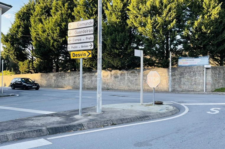 Terreno para Venda em Castêlo da Maia Foto 6