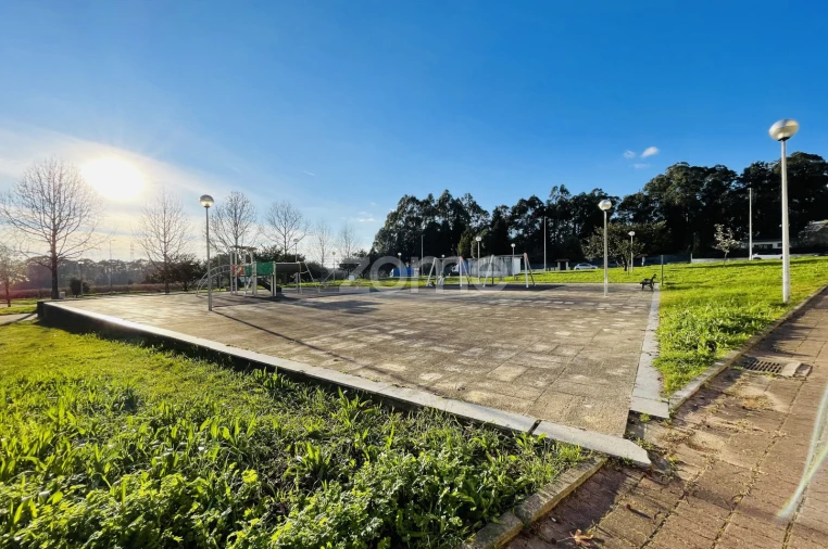 Terreno para Venda em Castêlo da Maia Foto 3
