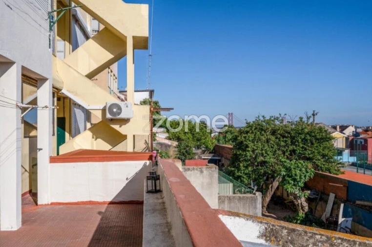Apartamento T2 para Venda em Ajuda Foto 7