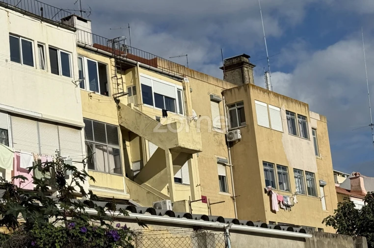 Apartamento T2 para Venda em Ajuda Foto 5