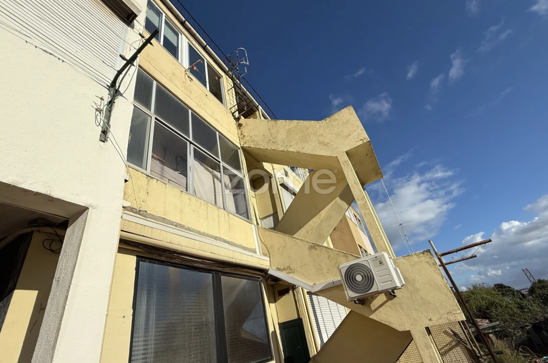 Apartamento T2 para Venda em Ajuda Foto 8