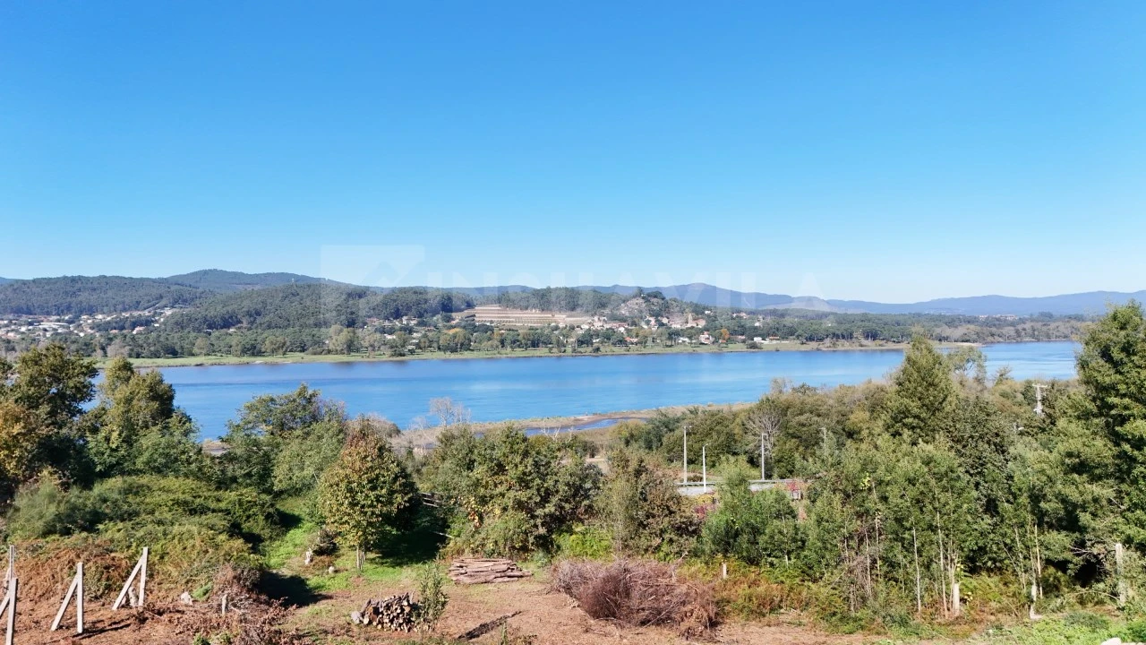 Terreno para Venda em Lanhelas Foto 1