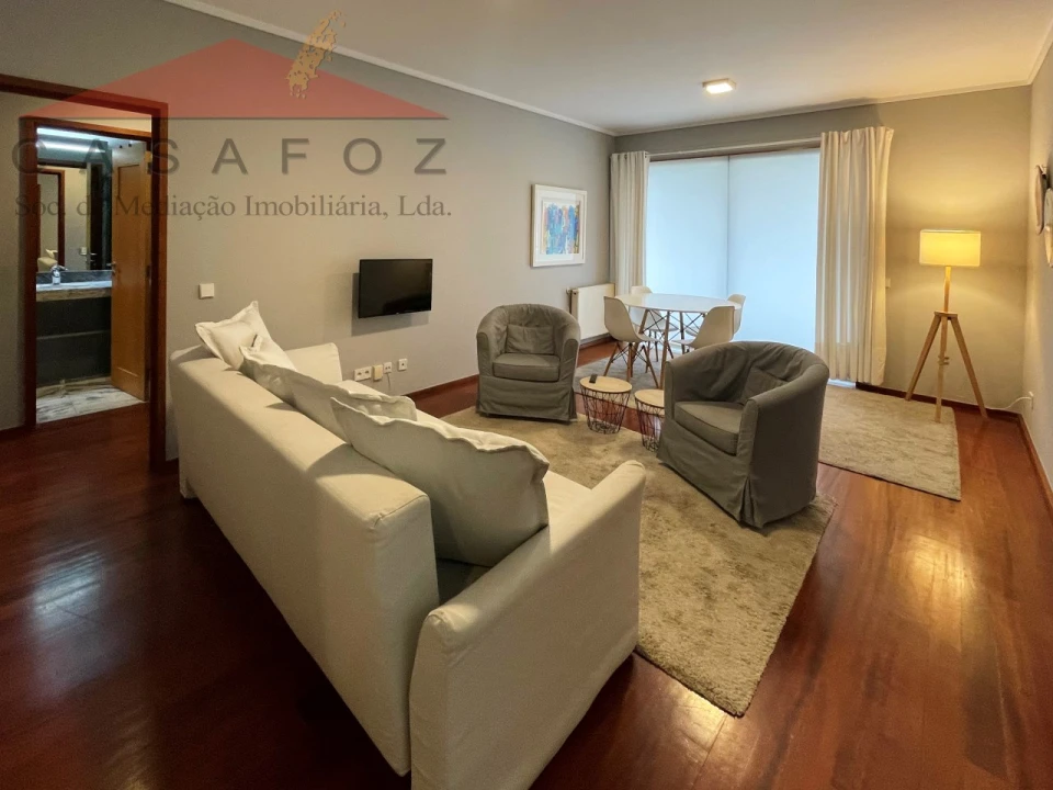 Apartamento T1 para Arrendamento em Aldoar, Foz do Douro e Nevogilde Foto 1