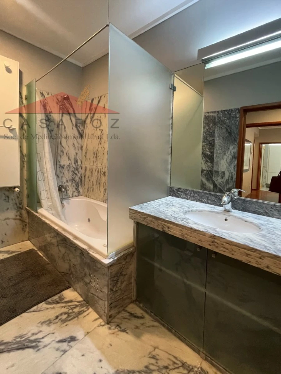 Apartamento T1 para Arrendamento em Aldoar, Foz do Douro e Nevogilde Foto 18