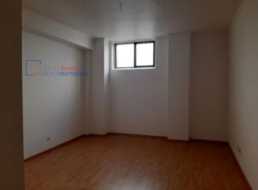 Apartamento T3 para Venda em Marvila, Ribeira Santarém, São Salvador, São Nicolau