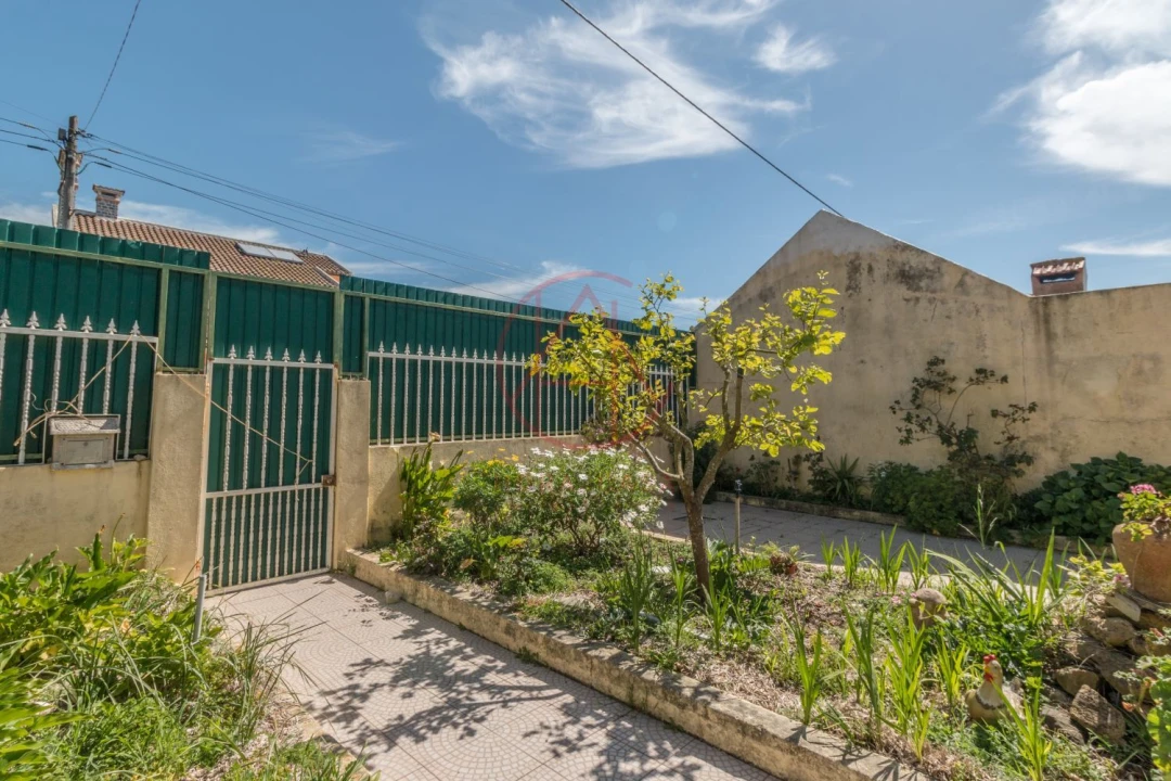 Moradia T3 para Venda em Almargem do Bispo, Pêro Pinheiro e Montelavar Foto 16