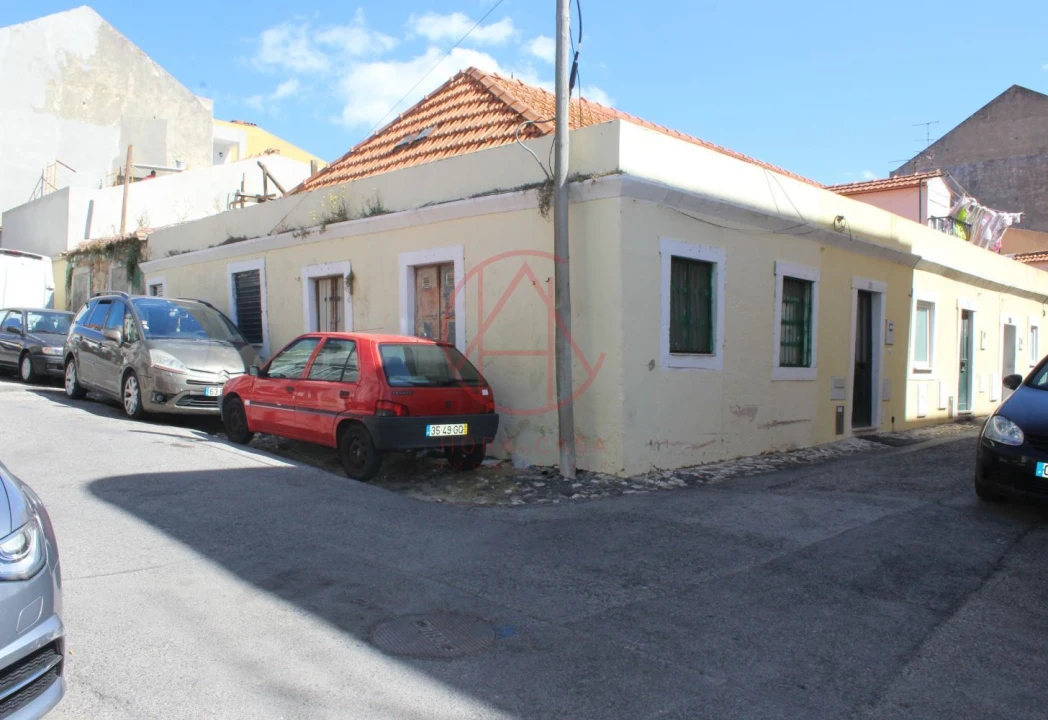 Moradia T1 para Venda em Alcantara Foto 1