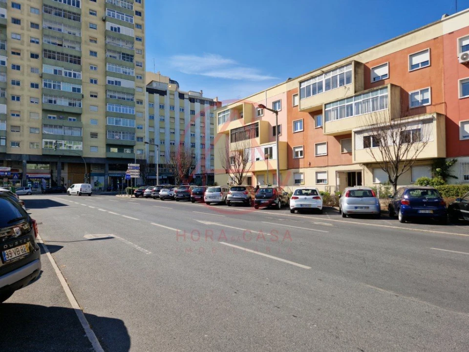 Apartamento T3 para Venda em Pontinha e Famões Foto 36