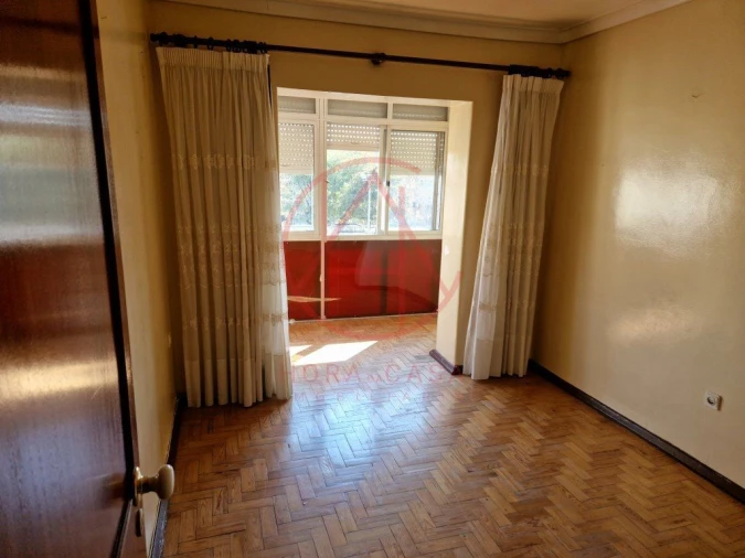 Apartamento T3 para Venda em Pontinha e Famões Foto 5