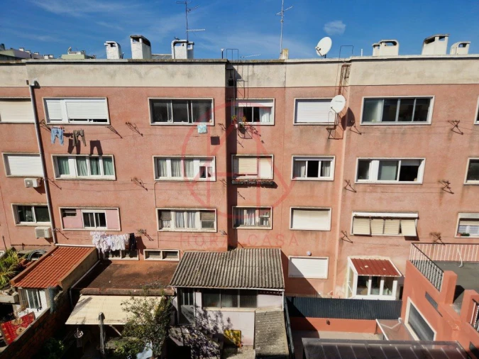 Apartamento T3 para Venda em Pontinha e Famões Foto 26