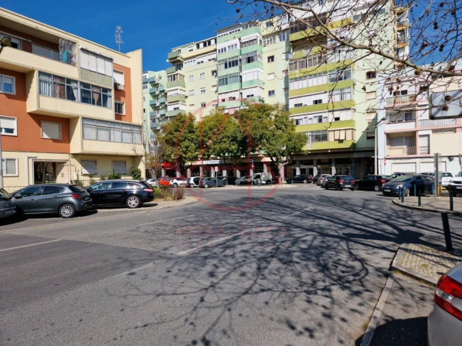 Apartamento T3 para Venda em Pontinha e Famões Foto 37