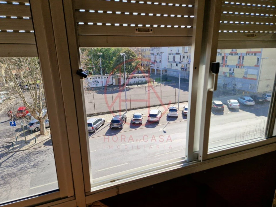 Apartamento T3 para Venda em Pontinha e Famões Foto 8