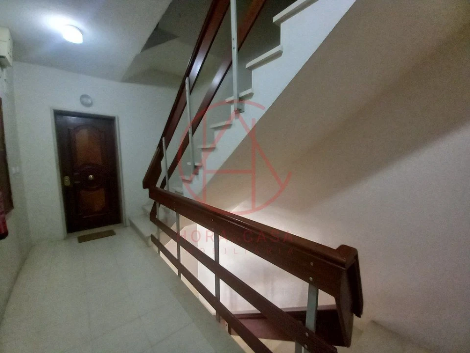 Apartamento T2 para Venda em Castanheira do Ribatejo e Cachoeiras Foto 2