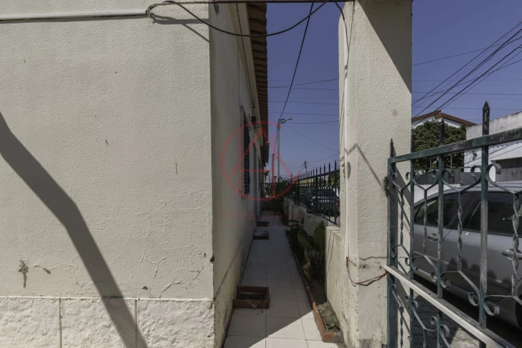 Moradia T4 para Venda em Santo Antonio da Charneca Foto 23