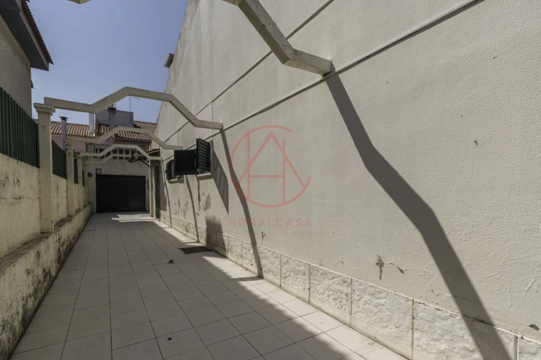 Moradia T4 para Venda em Santo Antonio da Charneca Foto 20