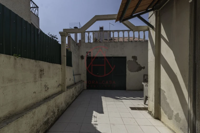 Moradia T4 para Venda em Santo Antonio da Charneca Foto 22