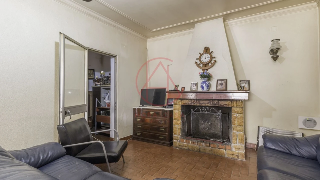 Moradia T4 para Venda em Santo Antonio da Charneca Foto 1