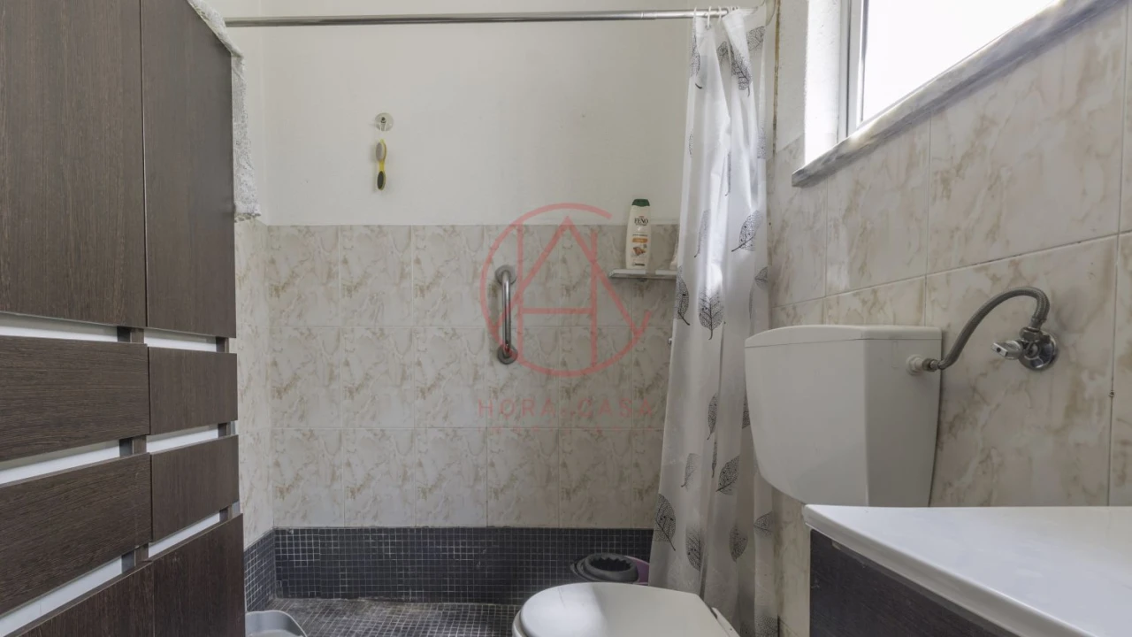 Moradia T4 para Venda em Santo Antonio da Charneca Foto 12