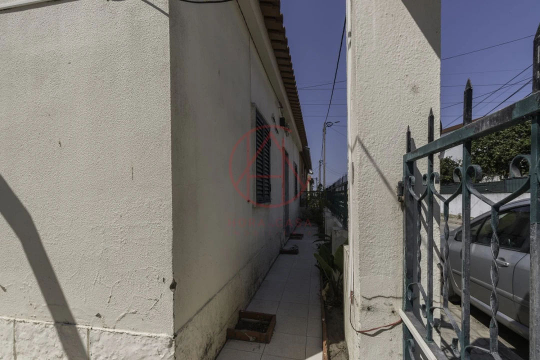 Moradia T4 para Venda em Santo Antonio da Charneca Foto 21