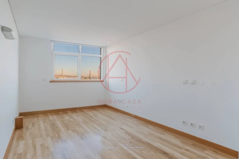 Apartamento T2 para Venda em Parque das Nações Foto 3
