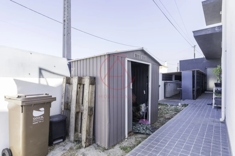 Moradia T4 para Venda em Fernao Ferro Foto 35