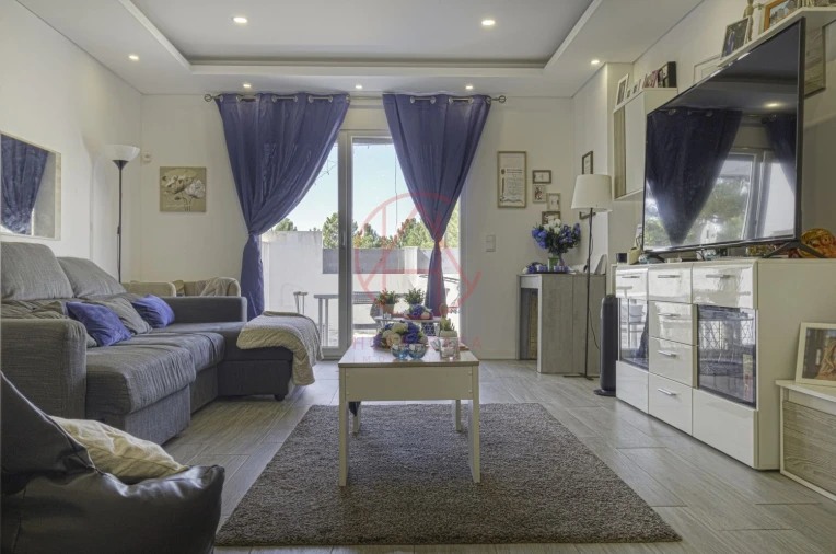 Moradia T4 para Venda em Fernao Ferro Foto 3