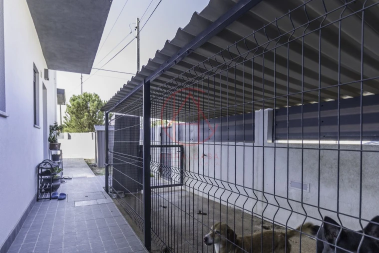 Moradia T4 para Venda em Fernao Ferro Foto 33