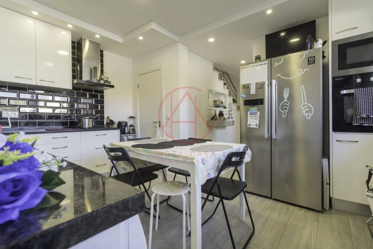 Moradia T4 para Venda em Fernao Ferro Foto 4