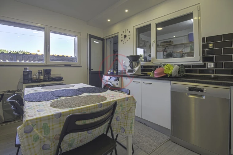 Moradia T4 para Venda em Fernao Ferro Foto 6