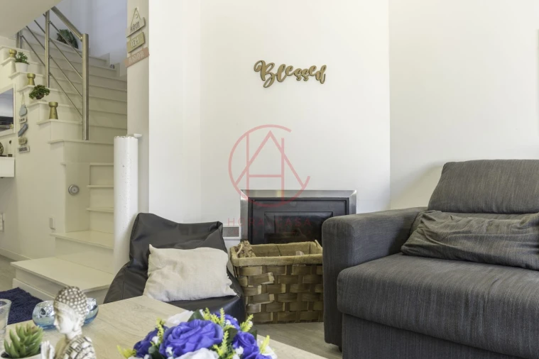 Moradia T4 para Venda em Fernao Ferro Foto 2