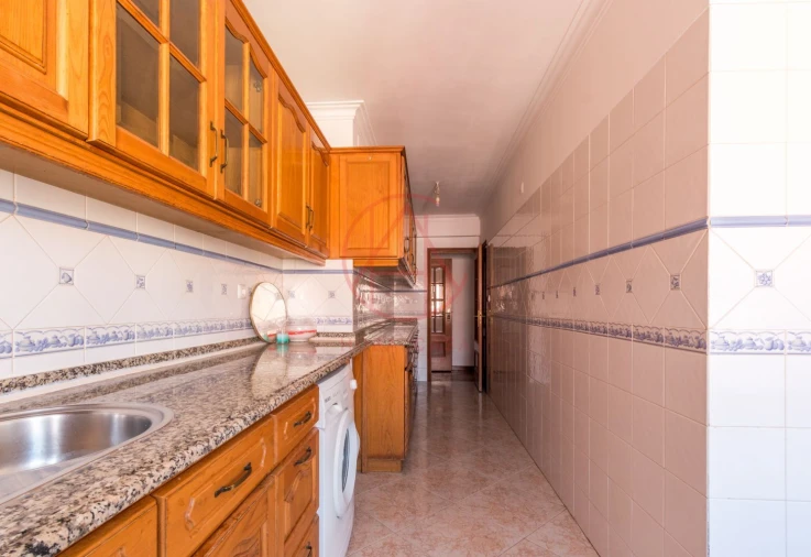 Apartamento T4 para Venda em Algés, Linda-A-Velha e Cruz Quebrada-Dafundo Foto 3