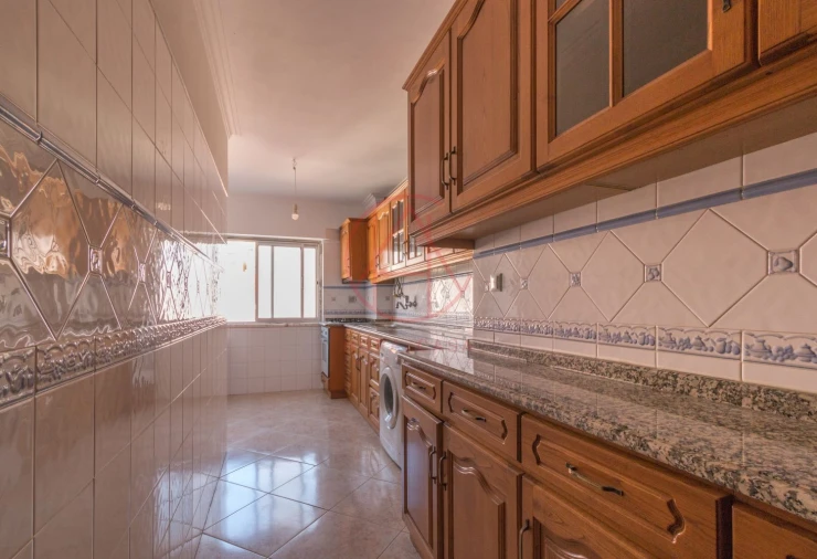 Apartamento T4 para Venda em Algés, Linda-A-Velha e Cruz Quebrada-Dafundo Foto 4