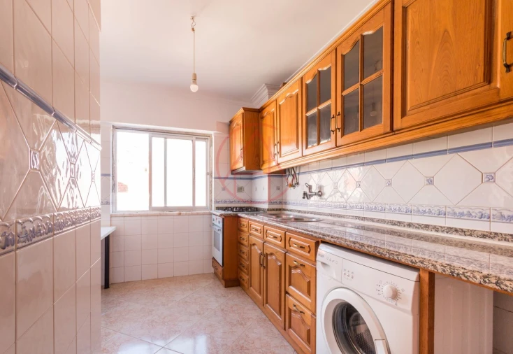 Apartamento T4 para Venda em Algés, Linda-A-Velha e Cruz Quebrada-Dafundo Foto 1