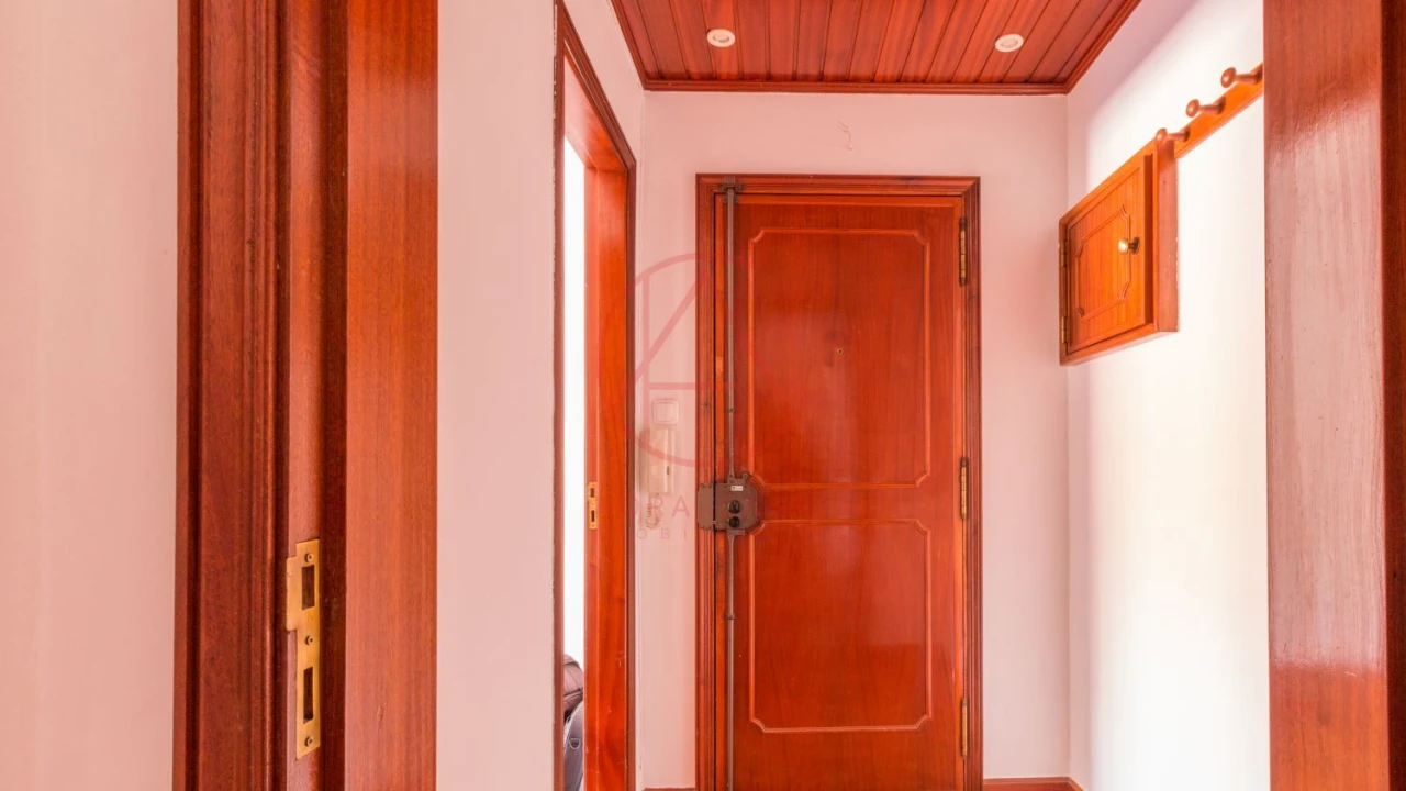 Apartamento T4 para Venda em Algés, Linda-A-Velha e Cruz Quebrada-Dafundo Foto 18