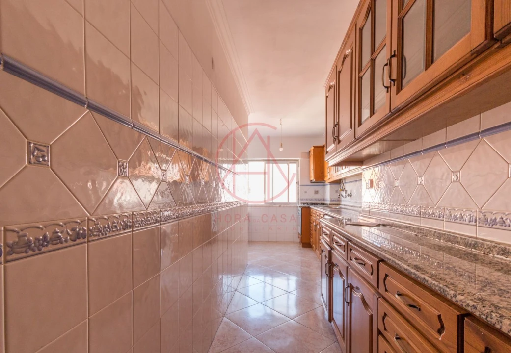 Apartamento T4 para Venda em Algés, Linda-A-Velha e Cruz Quebrada-Dafundo Foto 2