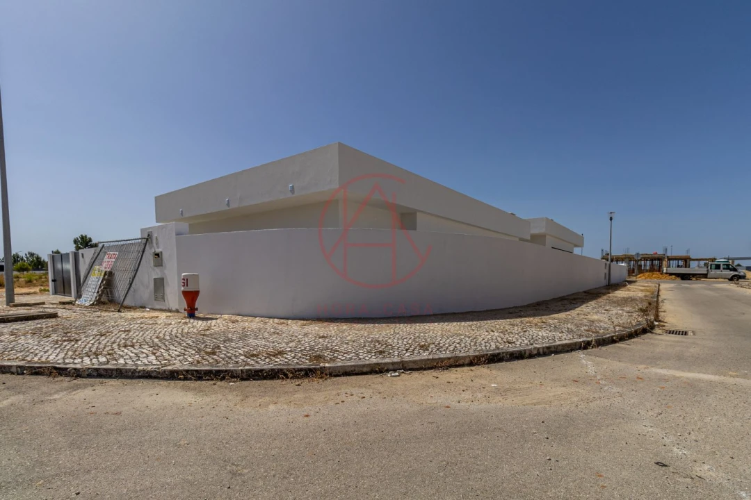 Moradia T4 para Venda em Quinta do Anjo Foto 38