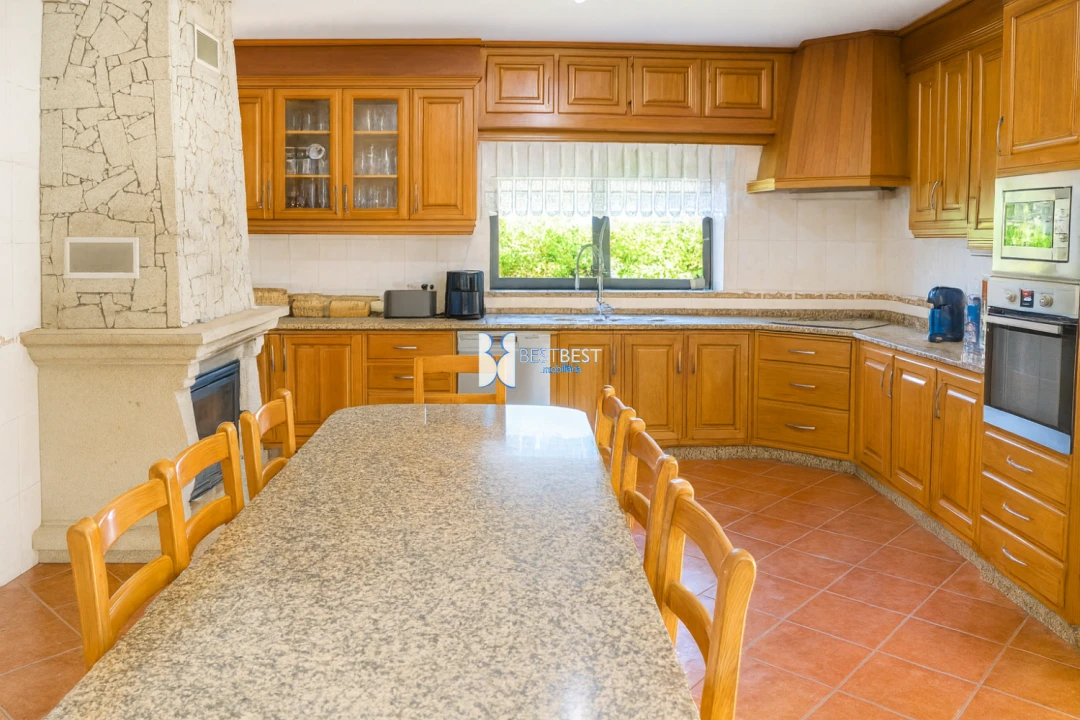 Moradia T4 para Venda em Arnoso (Santa Maria e Santa Eulália) e Sezures Foto 9