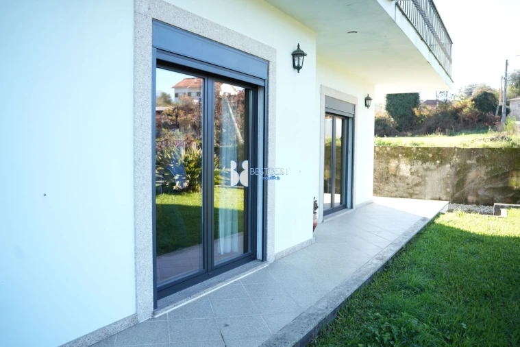 Moradia T4 para Venda em Arnoso (Santa Maria e Santa Eulália) e Sezures Foto 4