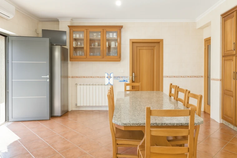 Moradia T4 para Venda em Arnoso (Santa Maria e Santa Eulália) e Sezures Foto 8