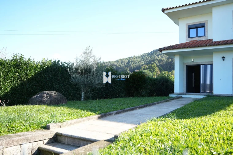 Moradia T4 para Venda em Arnoso (Santa Maria e Santa Eulália) e Sezures Foto 2