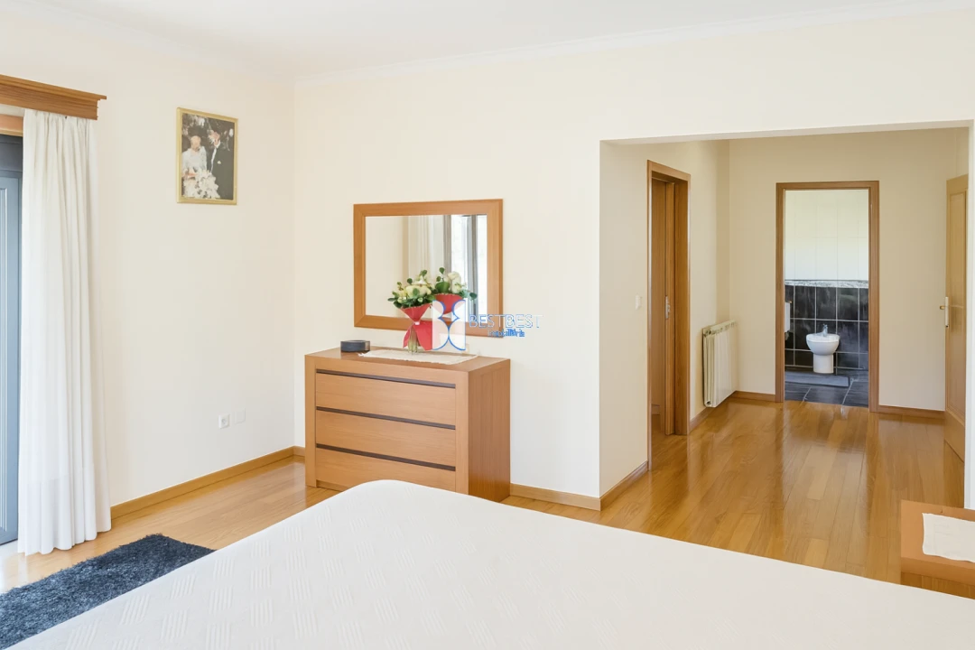 Moradia T4 para Venda em Arnoso (Santa Maria e Santa Eulália) e Sezures Foto 14