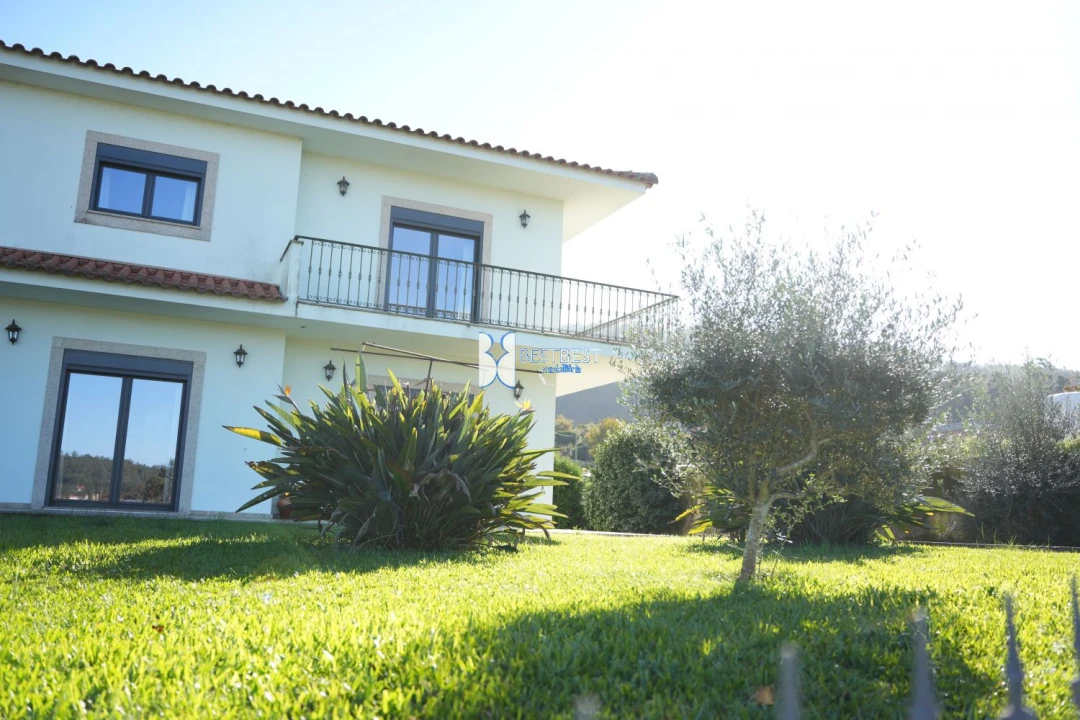 Moradia T4 para Venda em Arnoso (Santa Maria e Santa Eulália) e Sezures Foto 3